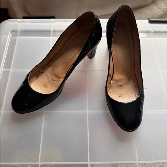 Classic Christian Louboutin patent leather pumps - Picture 2 of 5